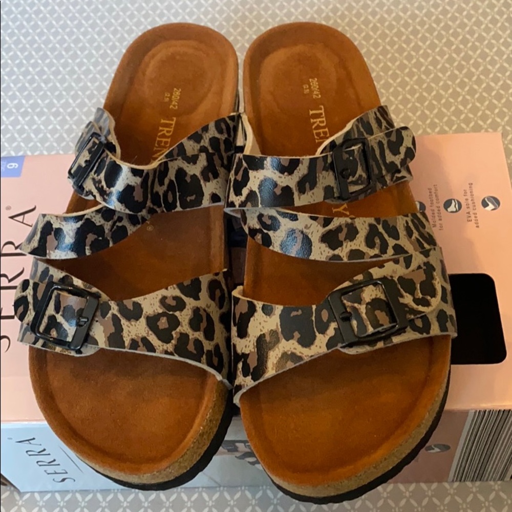 Size 9 cheetah print sandals